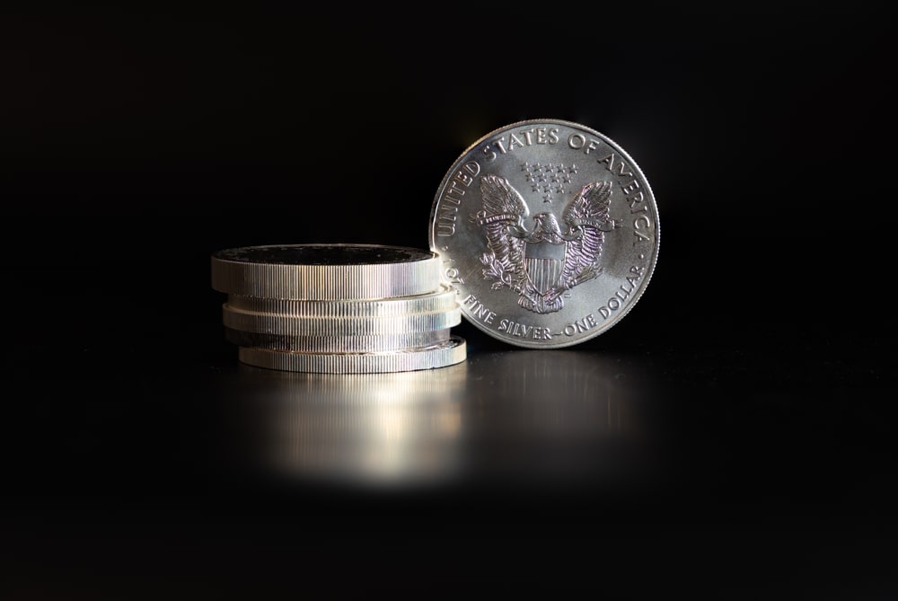 Zalety inwestowania w srebrne monety bulionowe